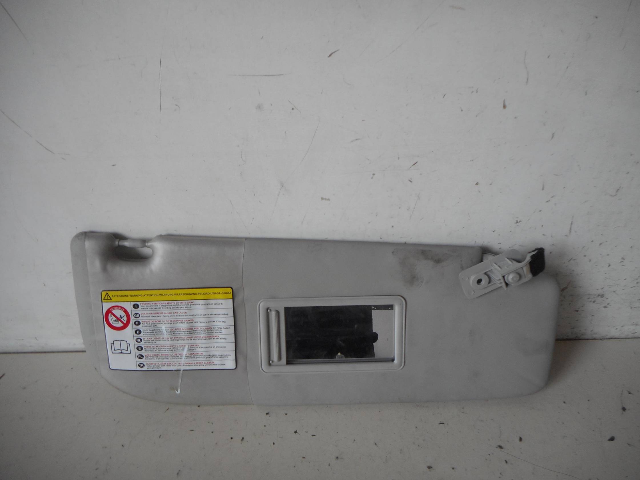 Aletta parasole parabrezza dx.